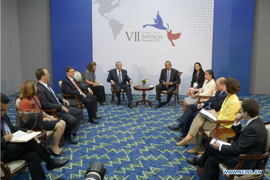 Cuban leader Raul Castro (L, Back) meets with U.S. President Barack Obama (R, Back) on the sidelines of the 7th Summit of the Americas in Panama City, capital of Panama, on April 11, 2015.