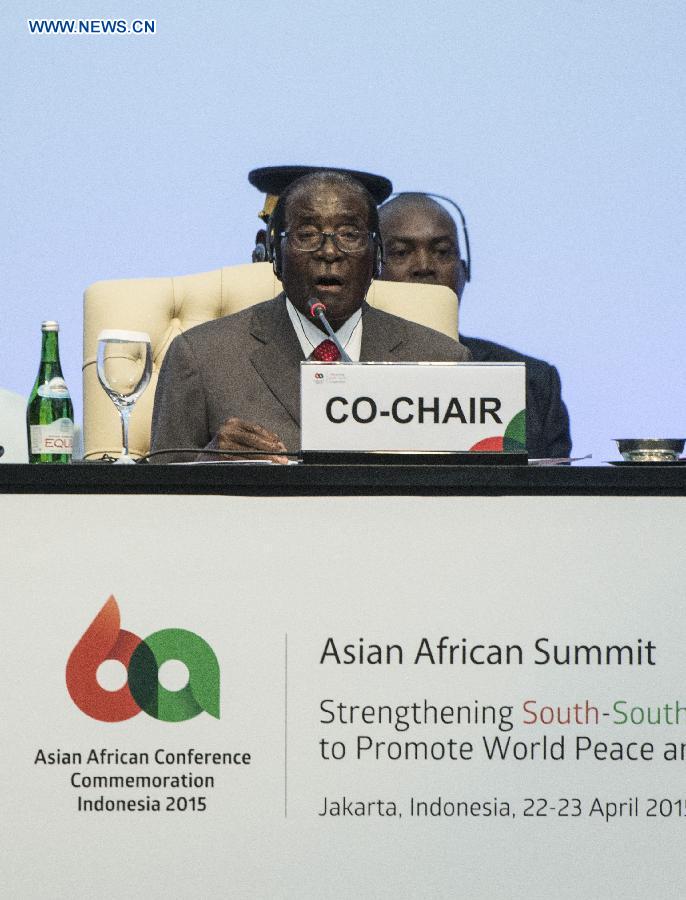 President of Zimbabwe Robert Gabriel Mugabe (front) addresses the closing ceremony of the Asian-African Summit 2015 in Jakarta, capital of Indonesia, April 23, 2015.
