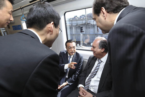 Premier Li rides on new China-made train in Rio de Janeiro