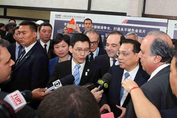 Premier Li rides on new China-made train in Rio de Janeiro