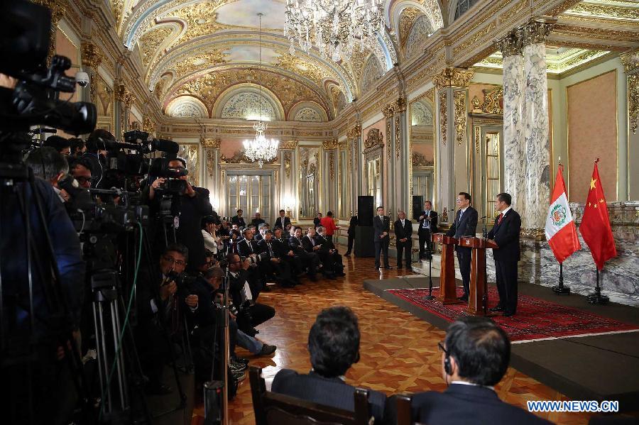 PERU-LIMA-CHINESE PREMIER-PRESS CONFERENCE