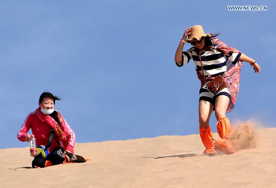 Consisting of a group of sand dunes, the Mingsha Hill is famous for its desert scenery and the mysterious sound made by wind when blowing over its surface.