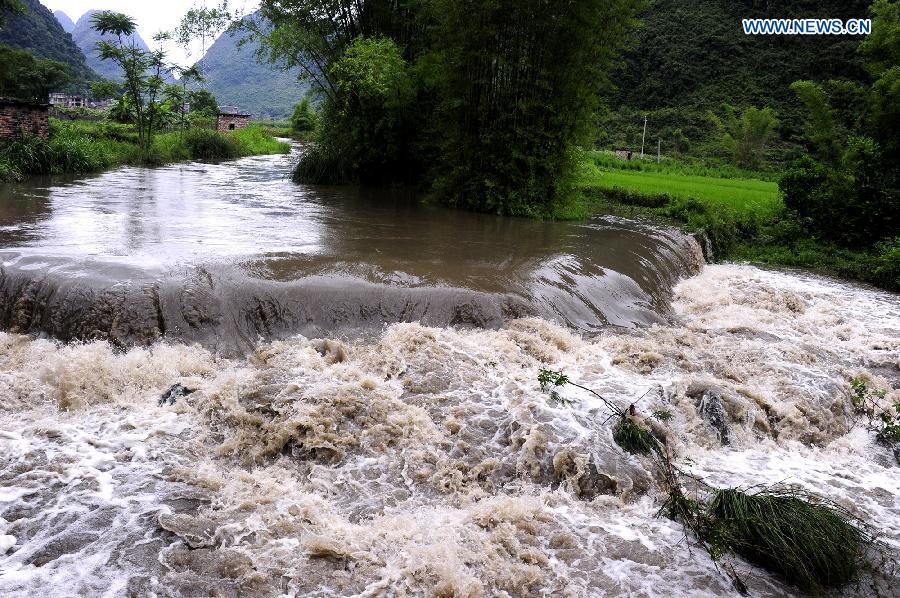 Continuing heavy rainfall has caused the rise of the river in the county.