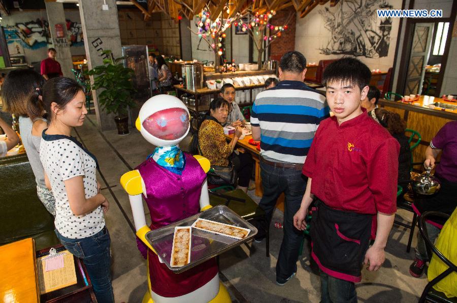 CHINA-ROBOT DEVELOPMENT-DAILY LIFE (CN)