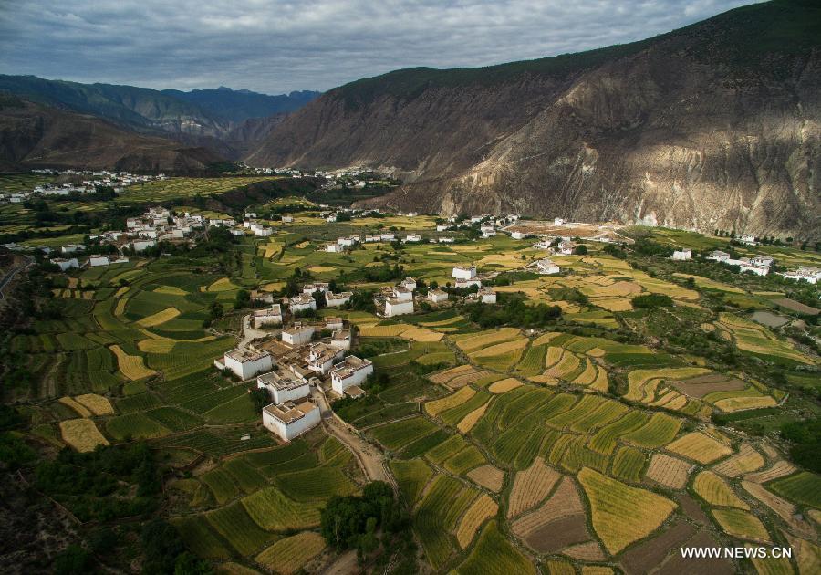 CHINA-SICHUAN-XIANGCHENG-COUNTRYSIDE SCENERY (CN)