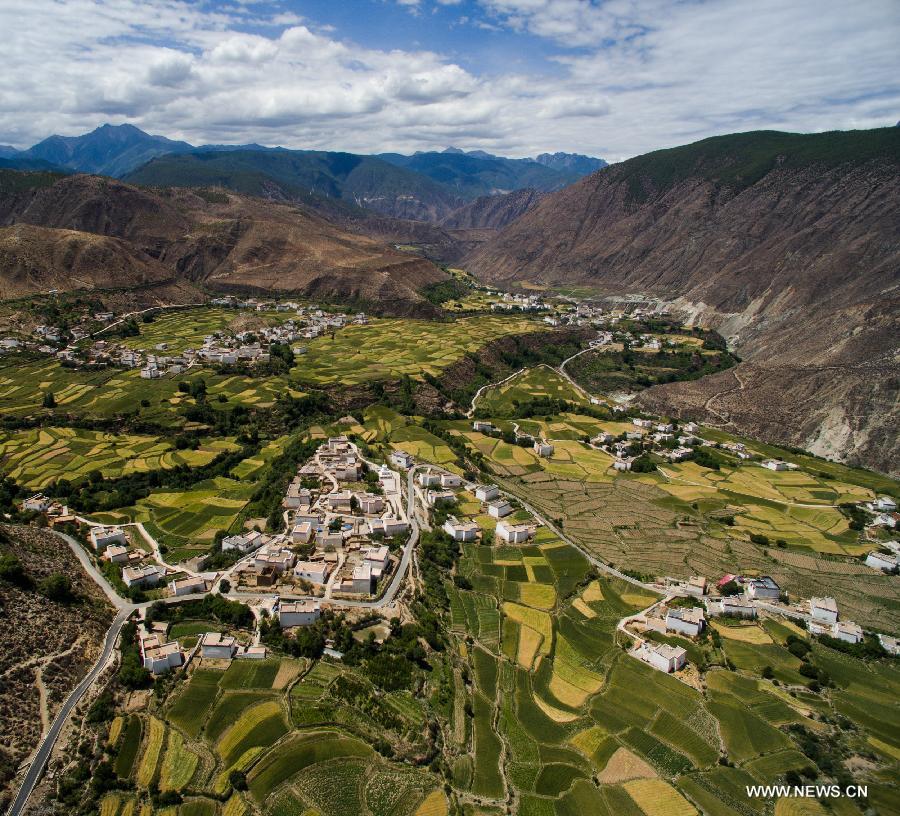 CHINA-SICHUAN-XIANGCHENG-COUNTRYSIDE SCENERY (CN)