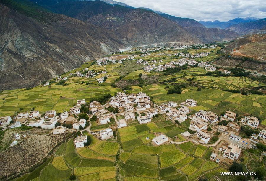 CHINA-SICHUAN-XIANGCHENG-COUNTRYSIDE SCENERY (CN)