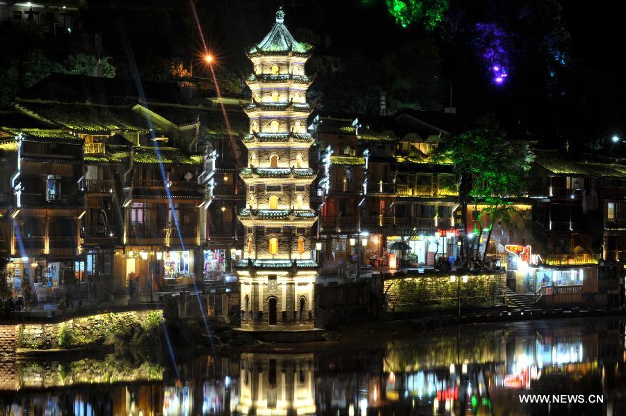 CHINA-HUNAN-FENGHUANG-NIGHT VIEW (CN)