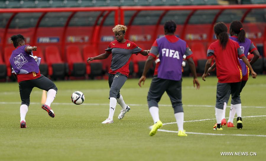 (SP)CANADA-EDMONTON-FIFA WOMEN'S WORLD CUP-CAMEROON-TRAINING