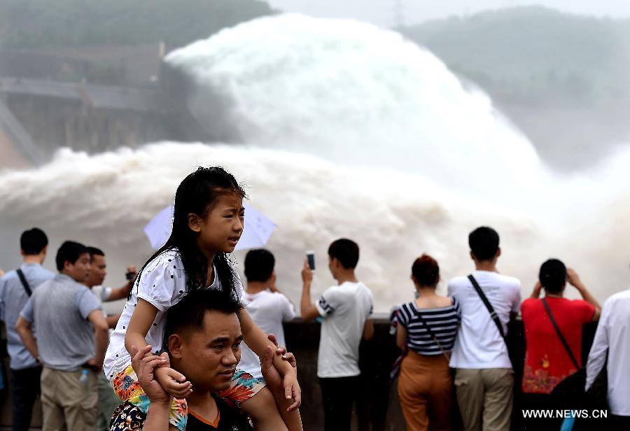 CHINA-HENAN-YELLOW RIVER-XIAOLANGDI DAM-WATER CASCADES (CN) 