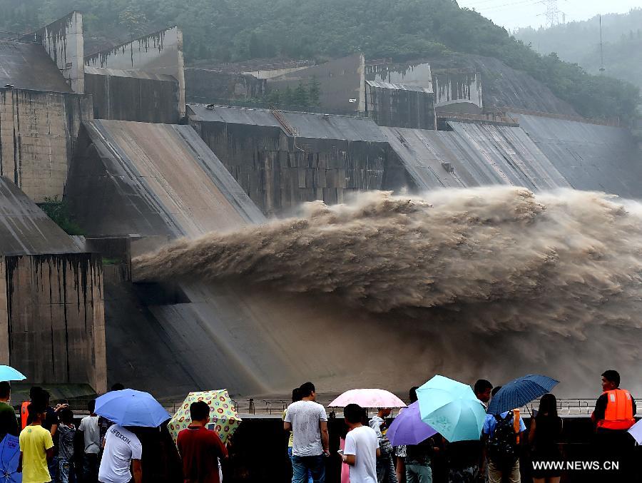 CHINA-HENAN-YELLOW RIVER-XIAOLANGDI DAM-WATER CASCADES (CN) 