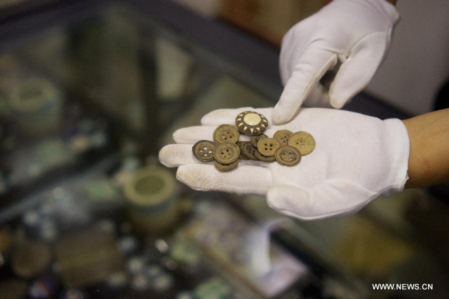 The 44-year-old Hu Zhijie collected more than 10,000 historical objects of the anti-Japanese aggression war in Jiangxi Province, and founded his personal museum. 