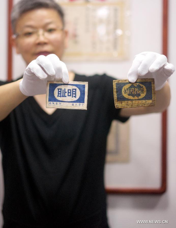 The 44-year-old Hu Zhijie collected more than 10,000 historical objects of the anti-Japanese aggression war in Jiangxi Province, and founded his personal museum. 