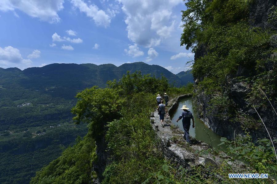 #CHINA-HUBEI-ENSHI-ARTIFICIAL AQUEDUCT CANAL (CN)