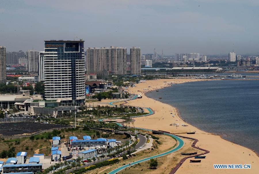 Photo taken on June 30, 2015 shows the Jinmeng Bay in Qinhuangdao City, north China's Hebei Province. 