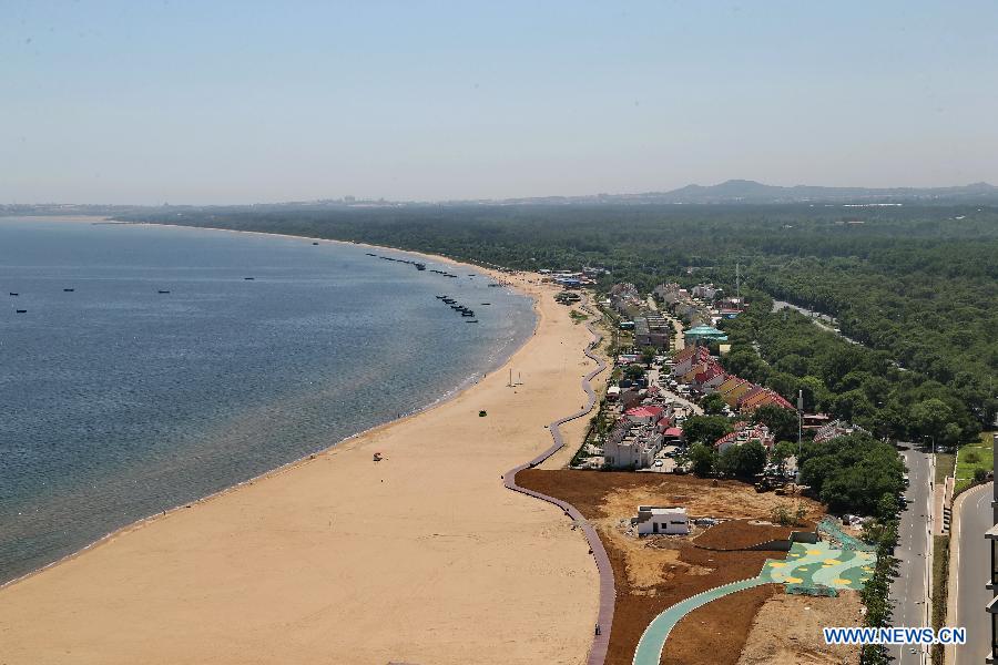 Photo taken on June 30, 2015 shows the beach in Haigang District of Qinhuangdao City, north China's Hebei Province. 