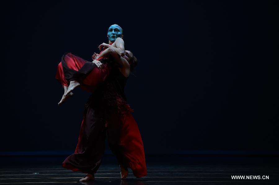 Dancers perform during the opening ceremony of the 2015 Taipei Arts Festival in Taipei, southeast China's Taiwan, July 30, 2015. The festival will last until Sept. 6. (Xinhua/Han Yuqing) 