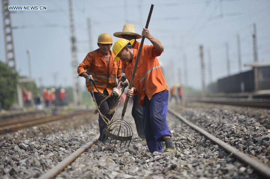 CHINA-JIANGXI-RAILROAD MAINTAINERS (CN)