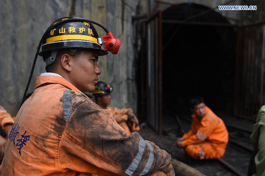 Ten people were killed and three are missing after a gas outburst, which occurred on Tuesday night, at Zhengzhong Coal Mine in Louxia Township.