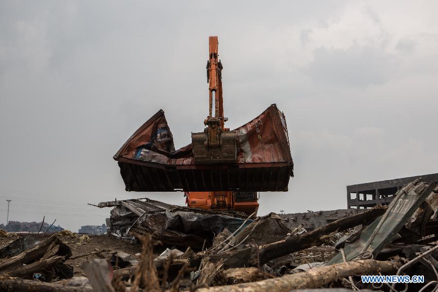 The death toll from a warehouse blast in Tianjin has risen to 123, including 70 firefighters and seven policemen, authorities said at a press conference on Sunday.