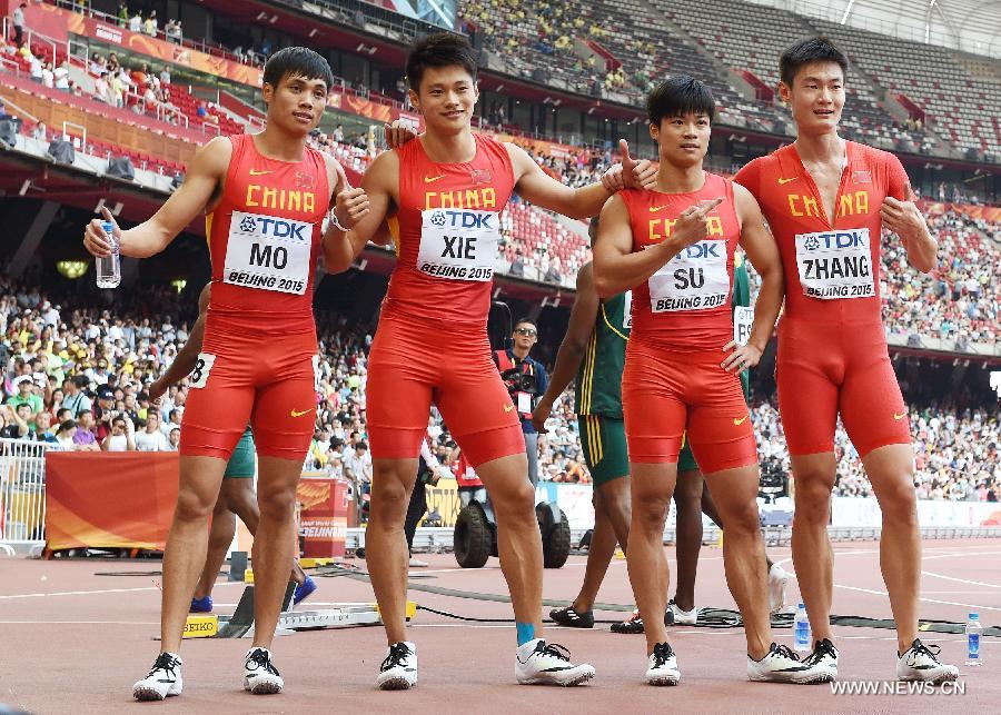 (CORRECTION)(SP)CHINA-BEIJING-IAAF WORLD CHAMPIONSHIPS-MEN'S 4X100M RELAY HEATS (CN)