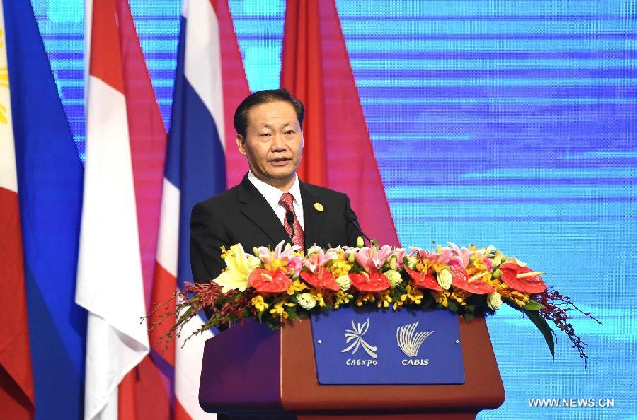 Peng Qinghua, chief of the Guangxi Zhuang Autonomous Region Committee of the Communist Party of China, addresses the opening ceremony of the 12th China-ASEAN Expo and the China-ASEAN Business and Investment Summit in Nanning, capital of southwest China's Guangxi Zhuang Autonomous Region, Sept. 18, 2015