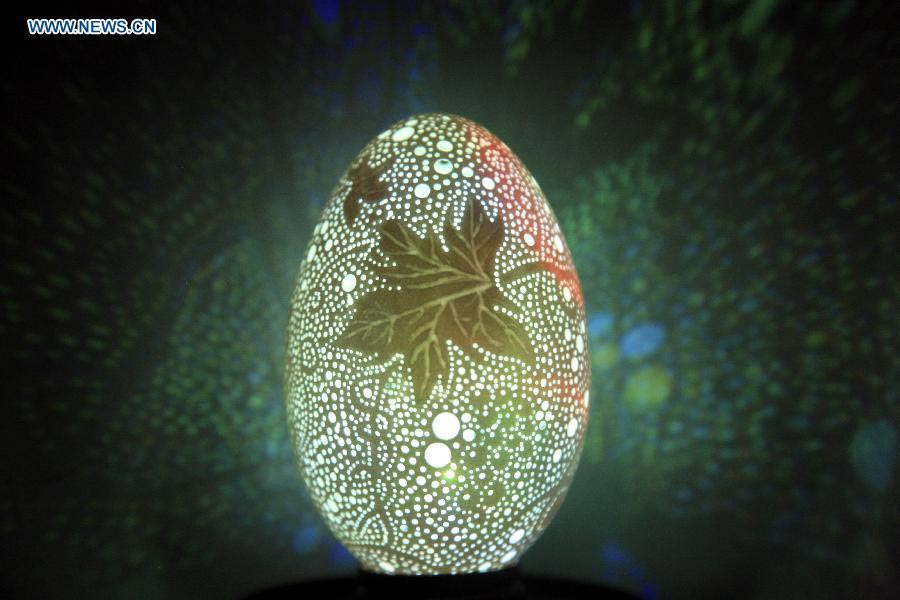 Egg-carving LED light show held in Shanxi