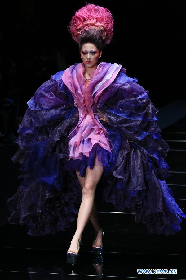 CHINA-BEIJING-FASHION WEEK-COLOR MAKE-UP(CN)