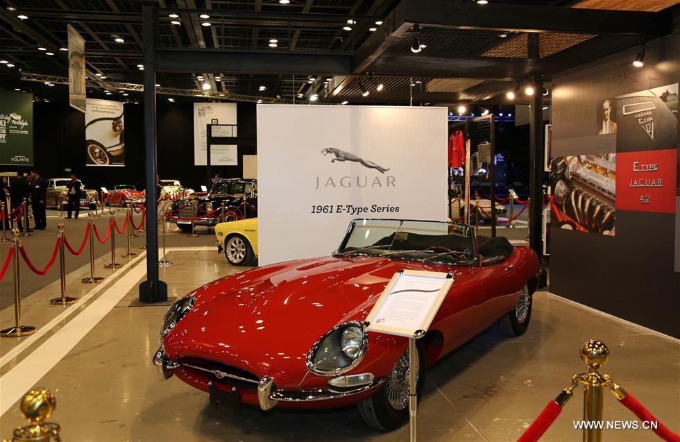 Picture taken on Nov. 10, 2015 shows a vintage car on display at the Dubai International Motor Show. The five-day motor show kicked off in Dubai on Tuesday