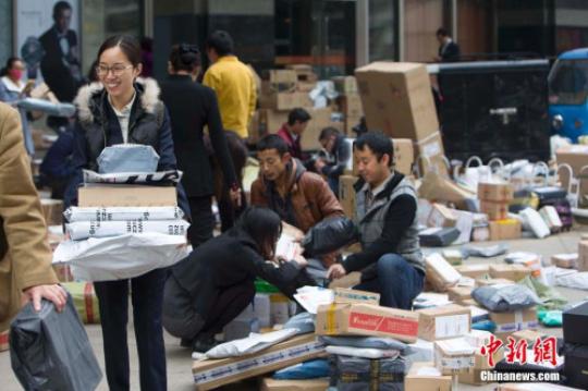 快遞條例征求意見今日截止拋扔包裹高額罰款引熱議