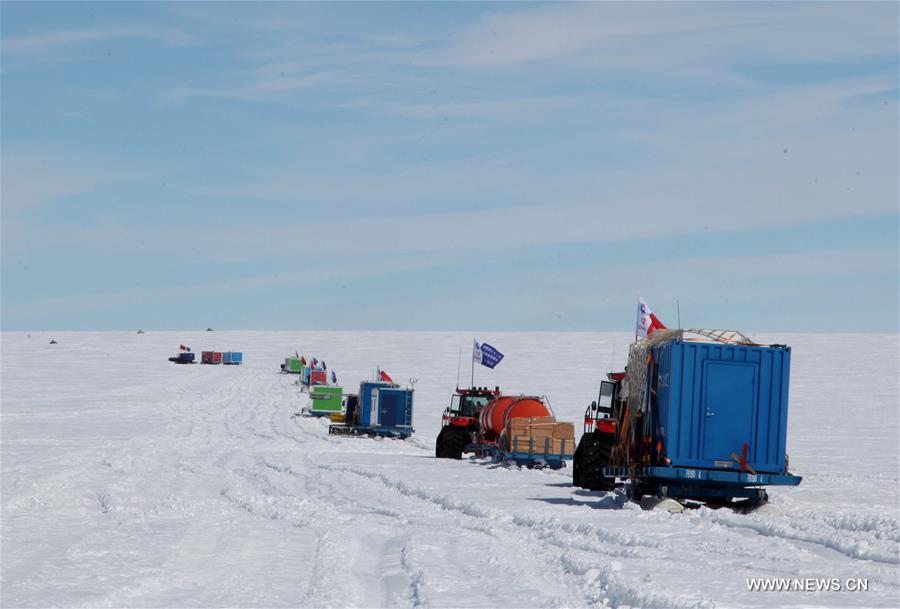 Two Chinese Antarctic expedition inland teams, including a total of 38 researchers, set off for Antarctic inland on Tuesday