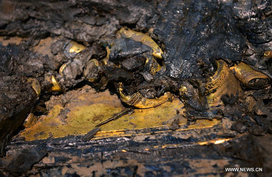 CHINA-NANCHANG-ANCIENT TOMB-GOLD PLATES (CN)