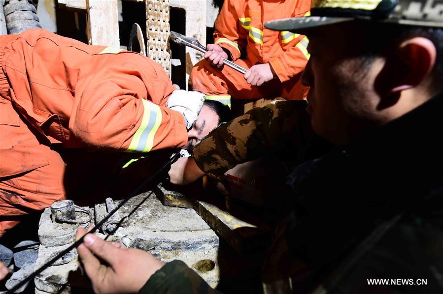 CHINA-SHANDONG-PINGYI-MINE COLLAPSE-RESCUE (CN)