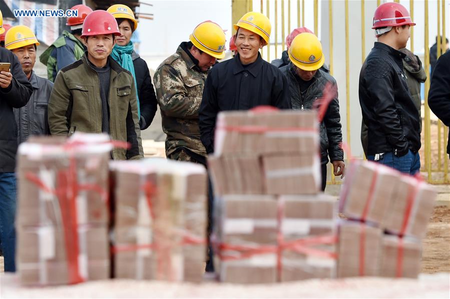 CHINA-HENAN-MIGRANT WORKERS-SALARY DELAY (CN)