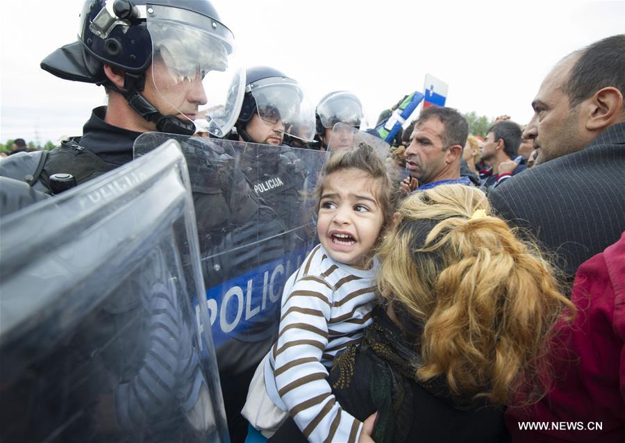 XINHUA WORLD PHOTOS OF THE YEAR