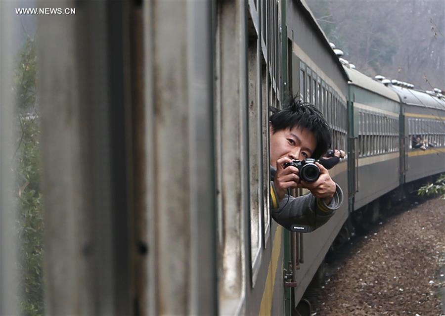 #CHINA-JIANGSU-NANJING-LAST SLOW-SPEED TRAIN (CN)