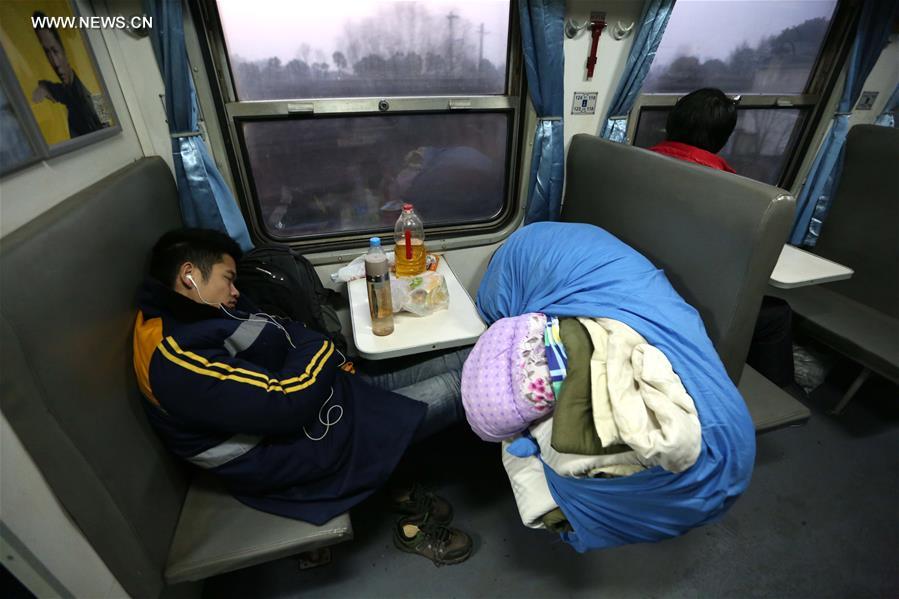 #CHINA-JIANGSU-NANJING-LAST SLOW-SPEED TRAIN (CN)