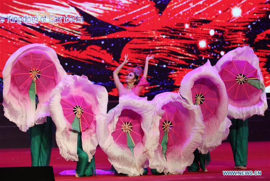 Chinese artists perform in Phnom Penh, Cambodia, on Jan. 21, 2016. 