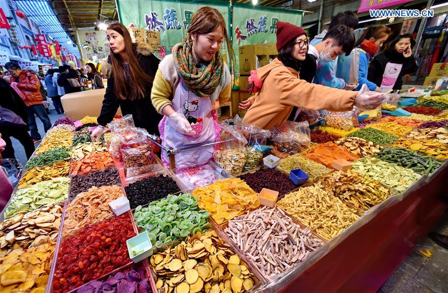 CHINA-TAIWAN-SPRING FESTIVAL-SHOPPING (CN)