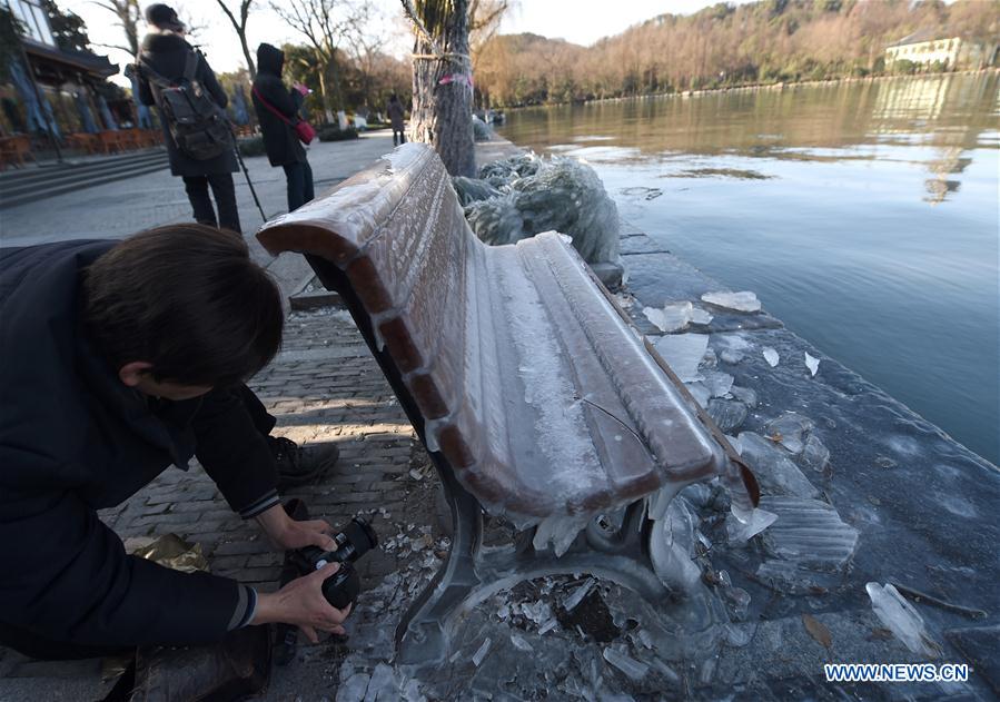 CHINA-ZHEJIANG-HANGZHOU-COLD WAVE (CN)