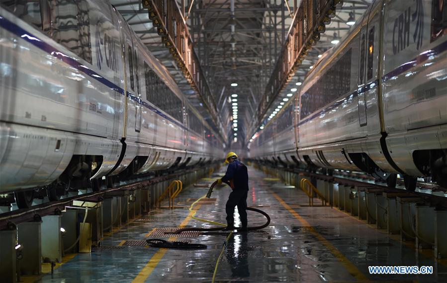 CHINA-CHANGSHA-TRAIN MAINTENANCE-TRAVEL RUSH (CN)