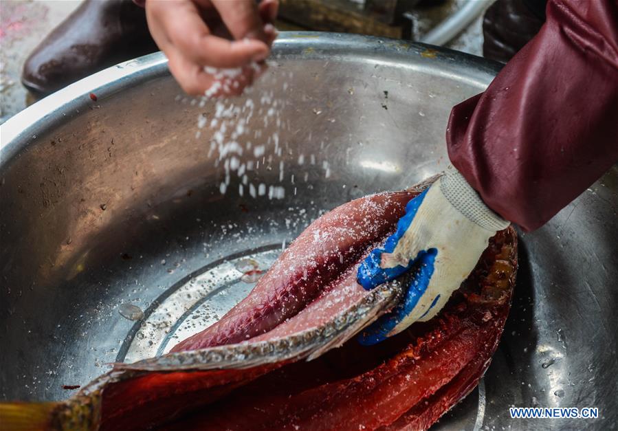 CHINA-ZHEJIANG-HUZHOU-SPRING FESTIVAL-TRADITIONAL SNACK (CN)