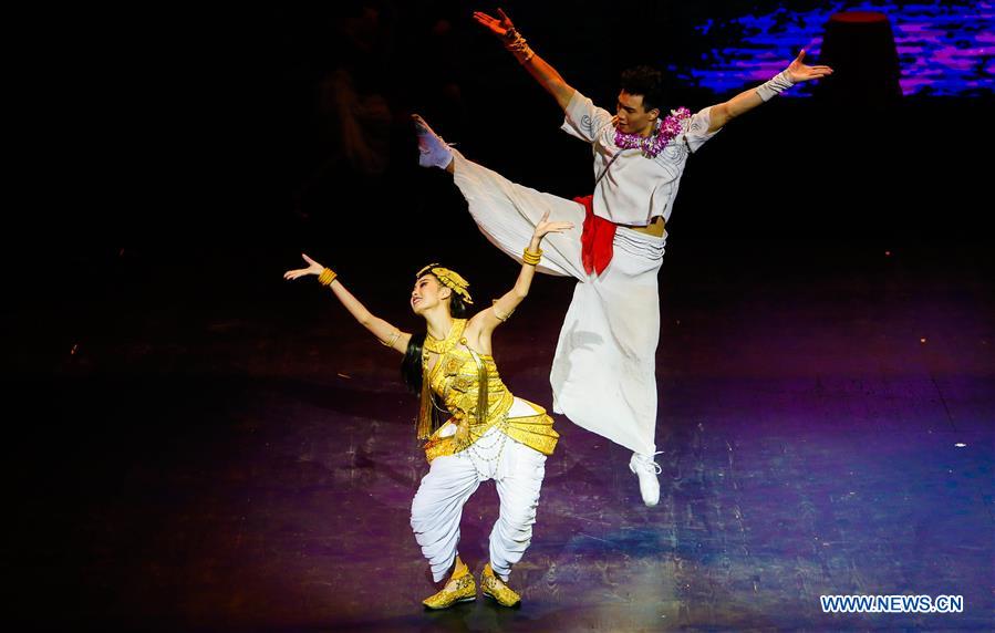 Artists perform in a traditional Chinese dance drama entitled 'The Silk Road on the Sea', in Brussels, capital of Belgium, Jan. 26, 2016. 