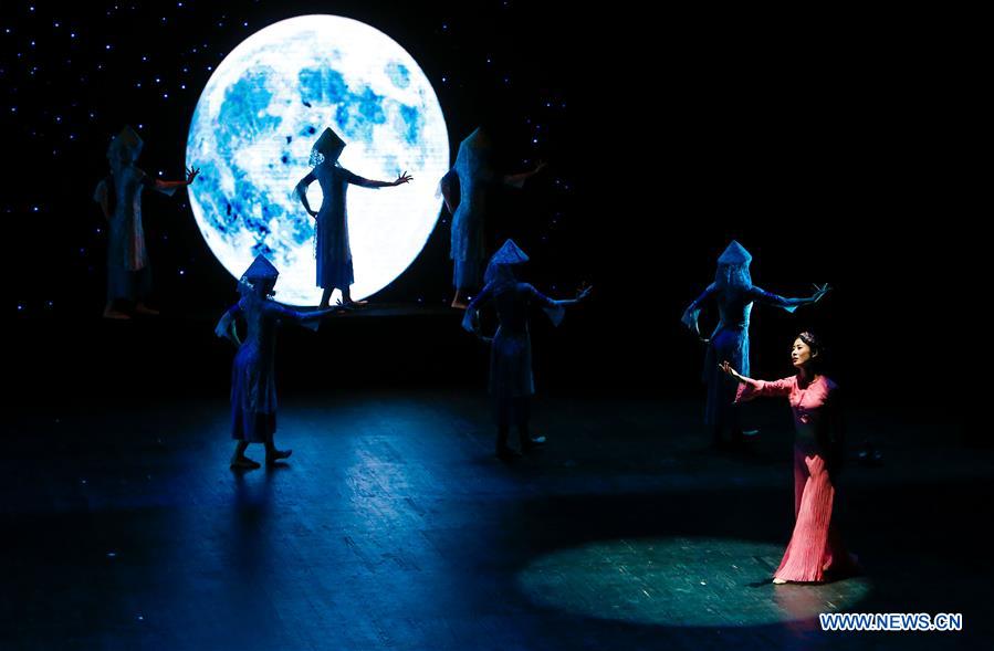 Artists perform in a traditional Chinese dance drama entitled 'The Silk Road on the Sea', in Brussels, capital of Belgium, Jan. 26, 2016. 