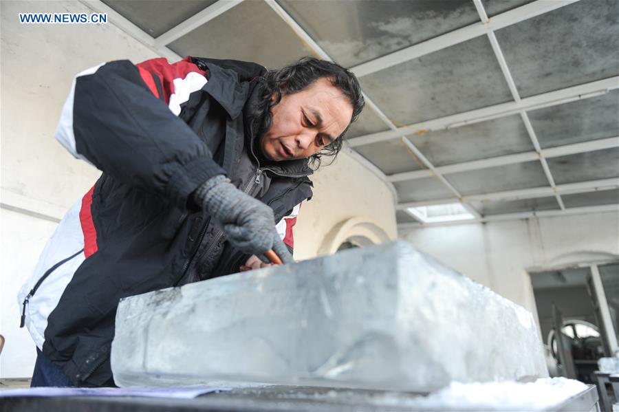 CHINA-HARBIN-ICE-ENGRAVING PAINTING (CN)