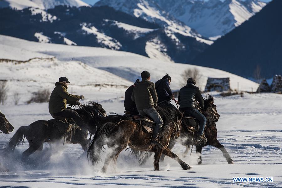 CHINA-XINJIANG-TEKES-KAZAK HERDSMEN-WINTER (CN)