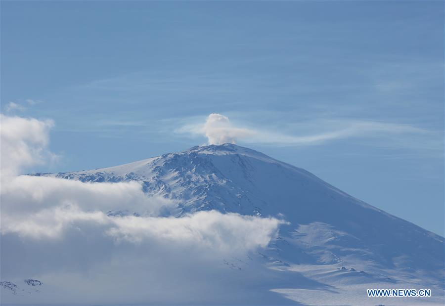 CHINA-ANTARCTICA-XUELONG-ROSS SEA-ARRIVAL (CN)