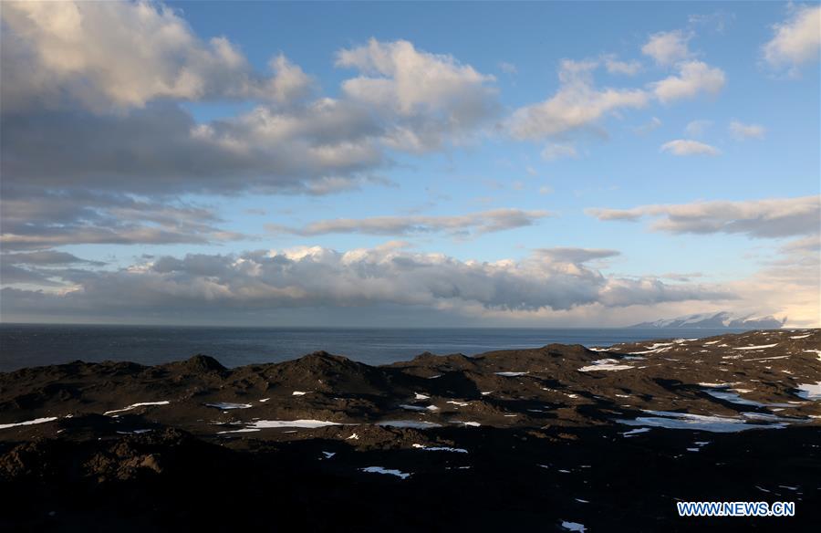 ANTARCTICA-XUELONG-ROSS SEA-SCENERY (CN)