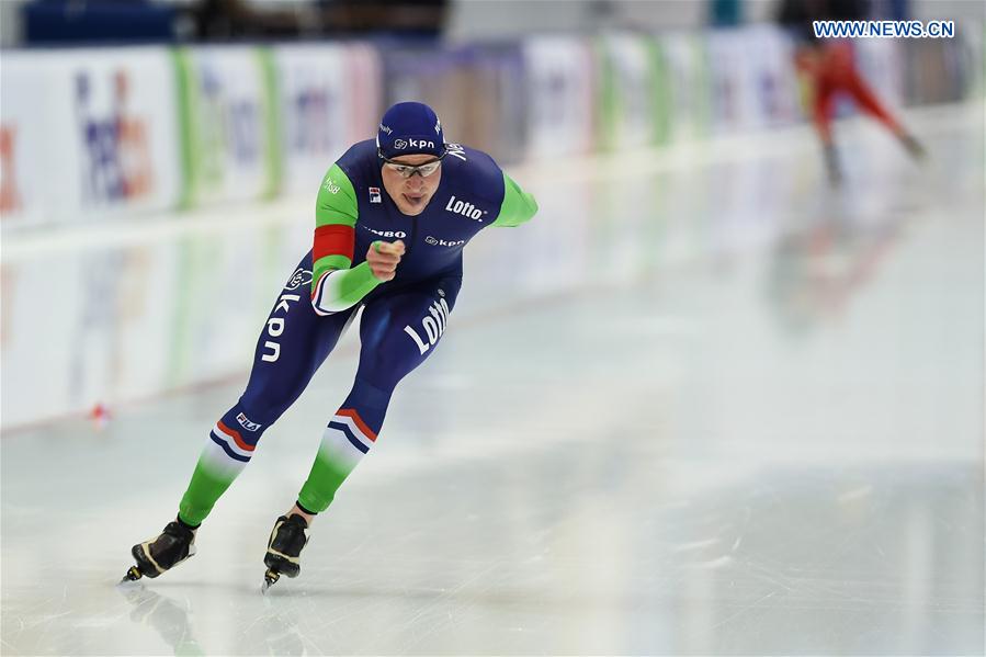 Sven Kramer of the Netherlands competes during the men's 5000m event at ISU world single distances speed skating championships in Kolomna, Russia, on Feb. 13, 2016.