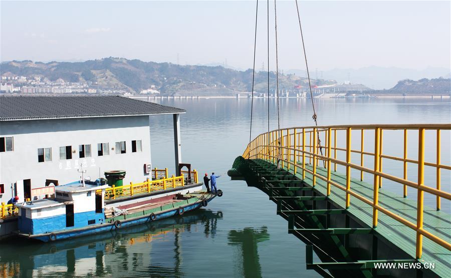 The construction of the first pumping vessel in front of Three Gorges Dam was finished on Tuesday. 